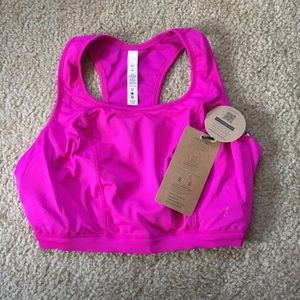 🚨NWT-5Z sized pink sports bra🚨